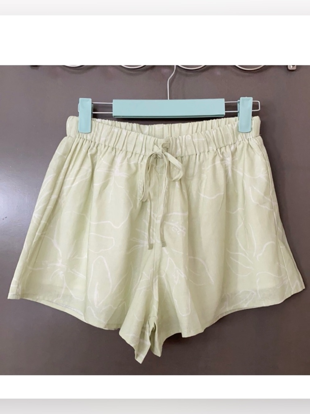 Charlie Holiday Harlow The Tropics Linen Blend Pull On Shorts Size S NWT